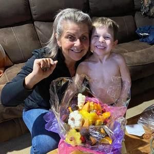 Meet your Posher, Debbie